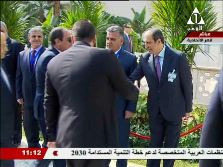 السيسي يرحب بالوزراء اللبنانيين 