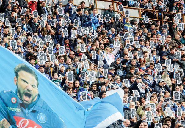 جماهير نابولي