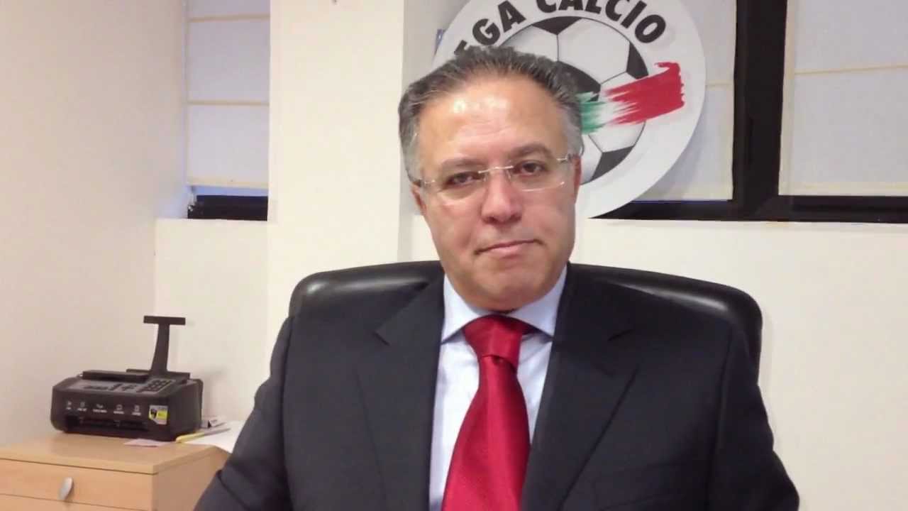 المعلق الرياضى التونسي رؤوف خليف