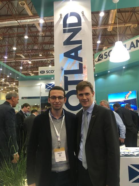 السفير البريطاني خلال لقاءه المصري