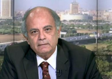 حسين هريدي مساعد وزير الخارجية الاسبق حسين هريدي مساعد وزير الخارجية الاسبق