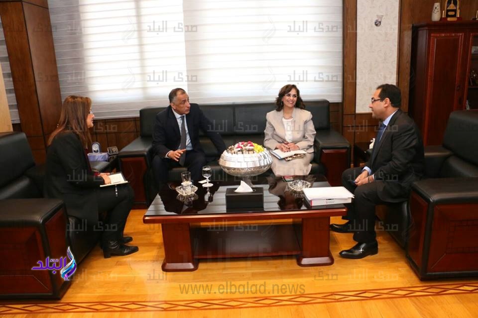 وزيرة التخطيط و محافظ البنك المركزي