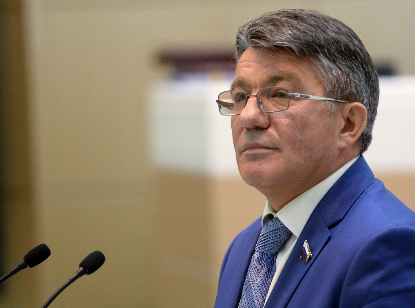 رئيس لجنة شؤون الدفاع في مجلس الاتحاد الروسي فيكتور أوزيروف