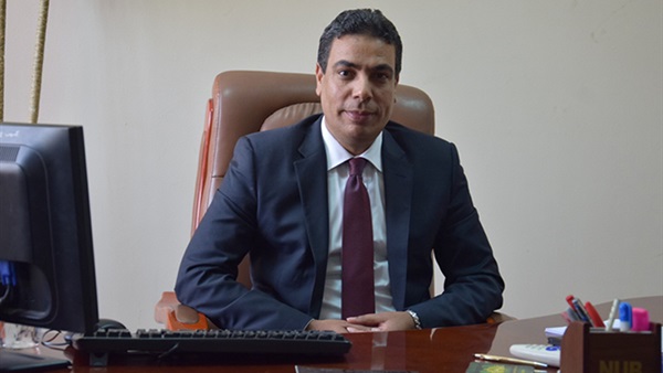 الدكتور عادل عبد الغفار 