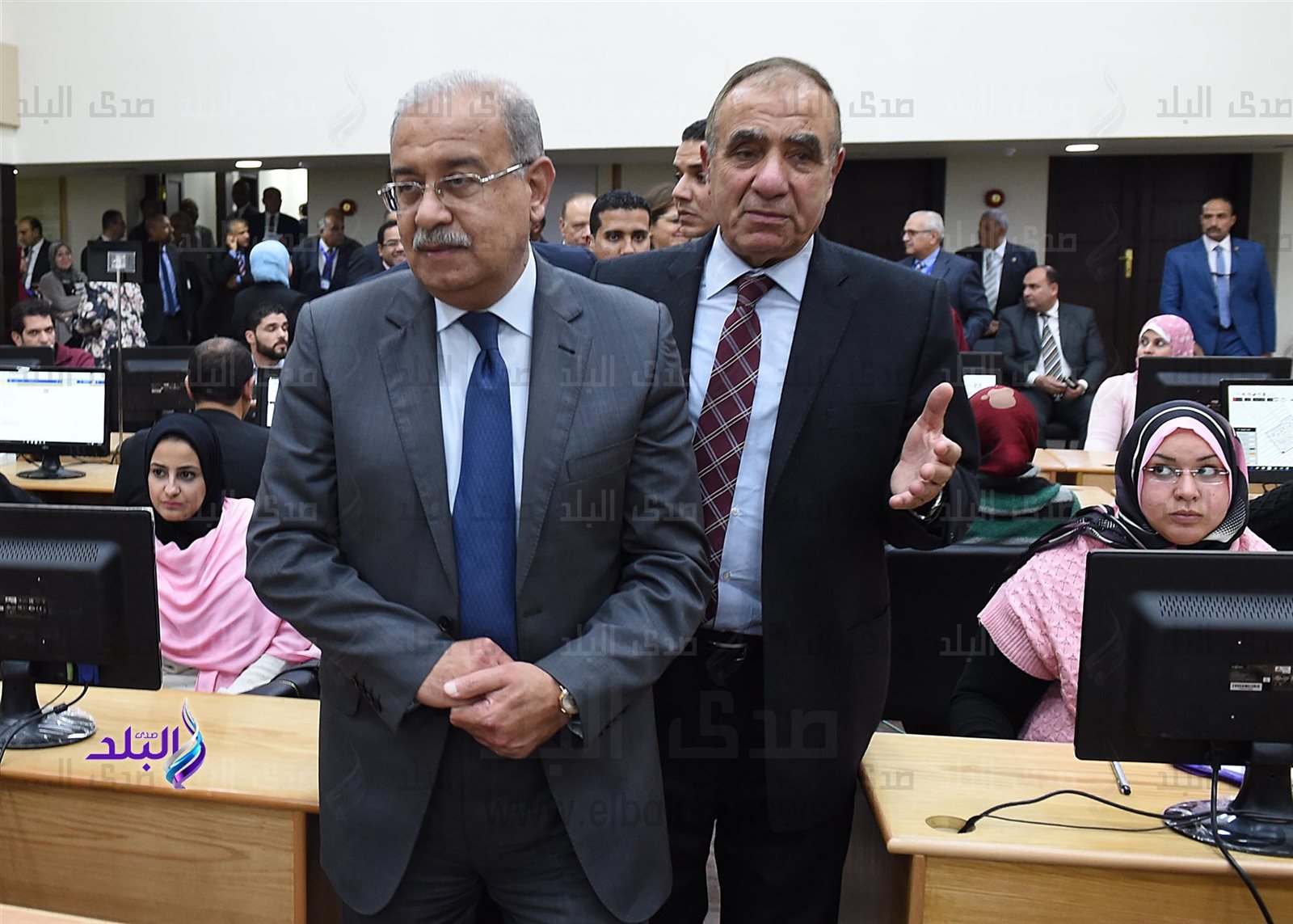 المهندس شريف إسماعيل اثناء الزيارة المهندس شريف إسماعيل اثناء الزيارة