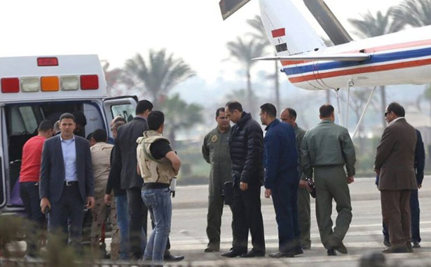 جمال مبارك خلال نقل الرئيس الاسبق مبارك لاكاديمية الشرطة