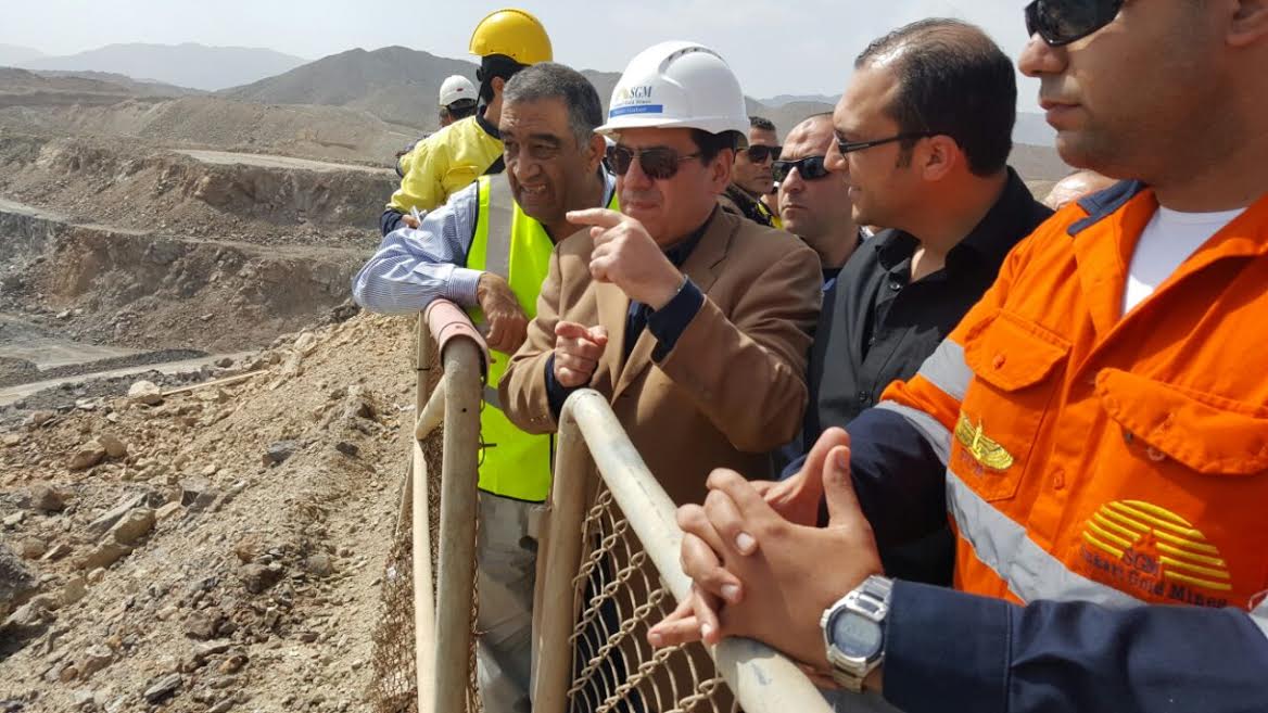 وزير البترول فى منجم السكرى 