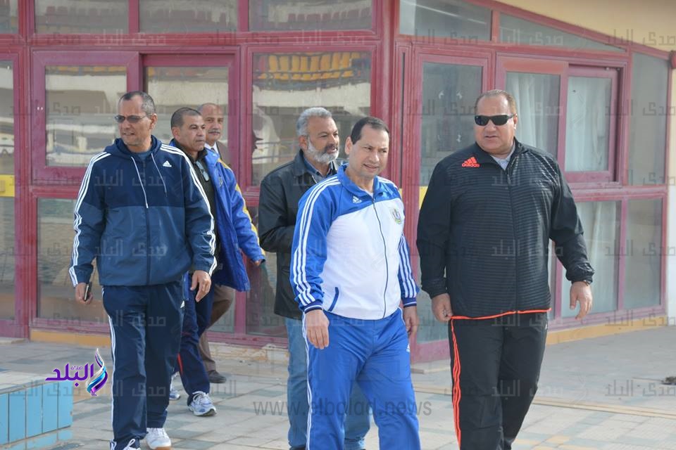 رئيس جامعة بورسعيد يتفقد كلية التربية الرياضية