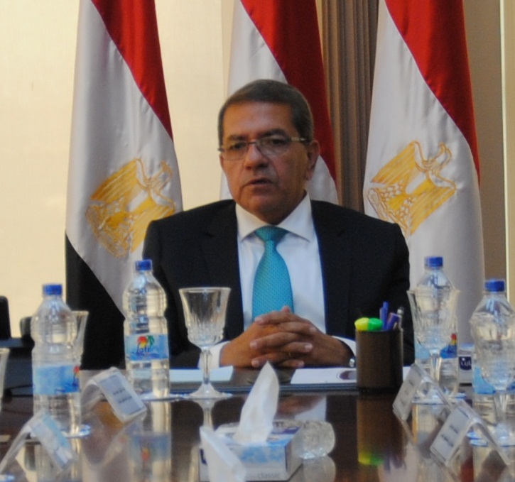 عمرو الجارحي وزير المالية عمرو الجارحي وزير المالية