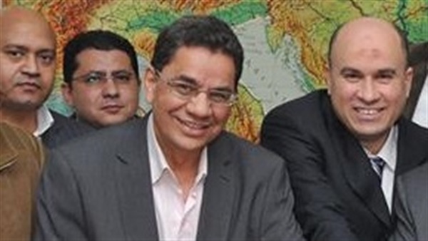 الكاتب الصحفي أنور عبداللطيف 