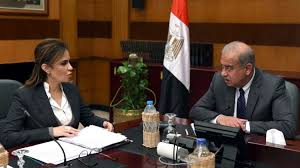وزيرة الاستثمار في اجتماع سابق مع رئيس الوزراء وزيرة الاستثمار في اجتماع سابق مع رئيس الوزراء