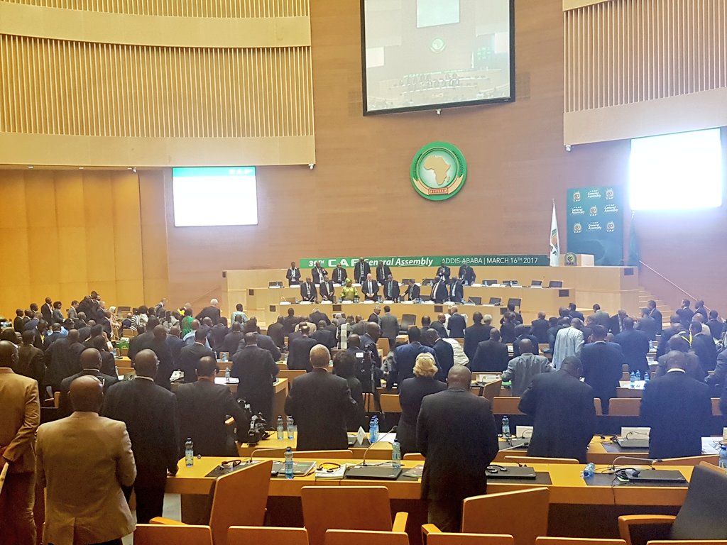 اعضاء عمومية الكاف يقفون لوداع حياتو