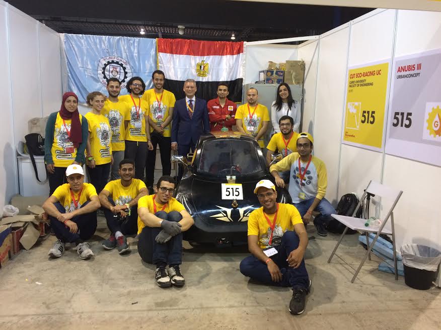 أحد الفرق المصرية المشاركة فى مارثون شل أحد الفرق المصرية المشاركة فى مارثون شل