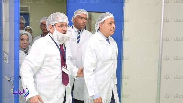 وزير الصحة يتفقد مصنع الألبان