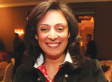 الإعلامية منى عراقى