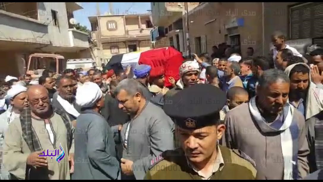الآلاف من مركز البدارى يشيعون جثمان شهيد سيناء