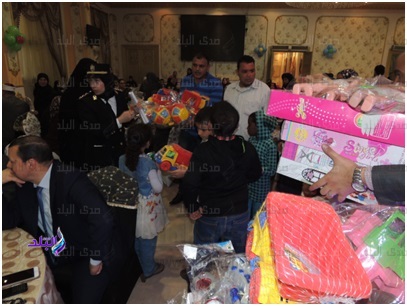 الداخلية تشارك أبناء شهداء الشرطة الإحتفال بيوم اليتيم