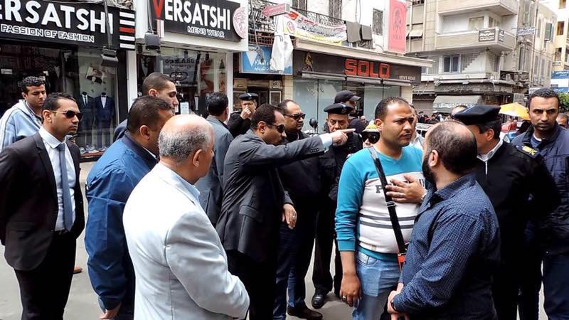 مدير أمن الإسكندرية أثناء أمره بنقل البوابات الإلكترونية