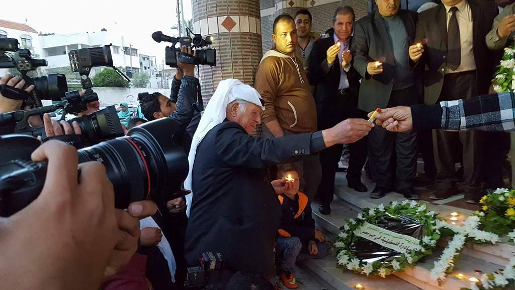 صورة من الوقفة صورة من الوقفة