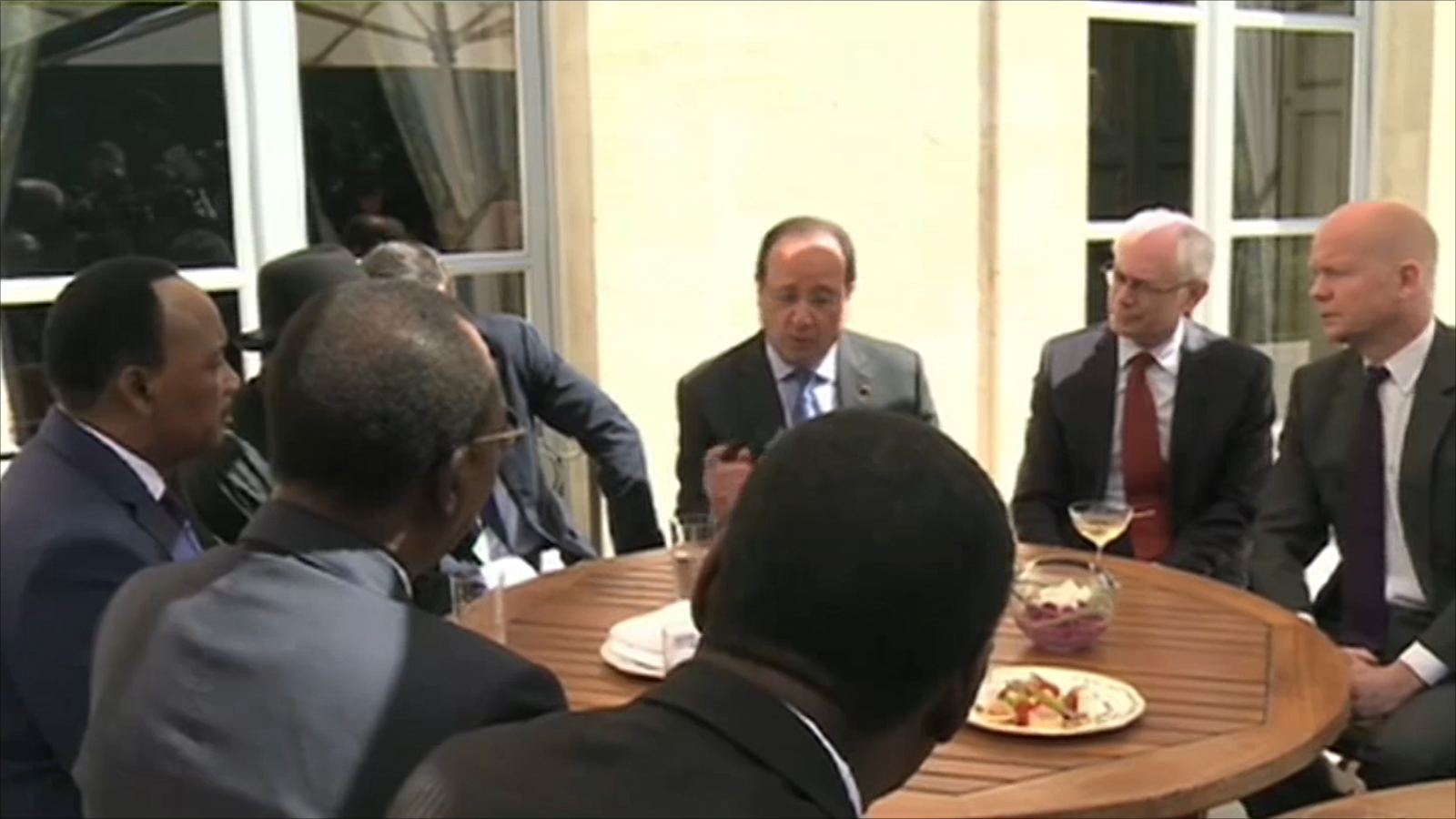 الرئيس ﻓرانسوا أولاندمع نظيره الرئيس كوندي