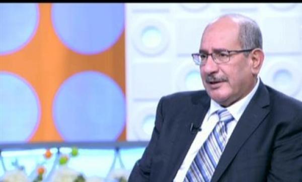 الكاتب الصحفي محمد الهواري