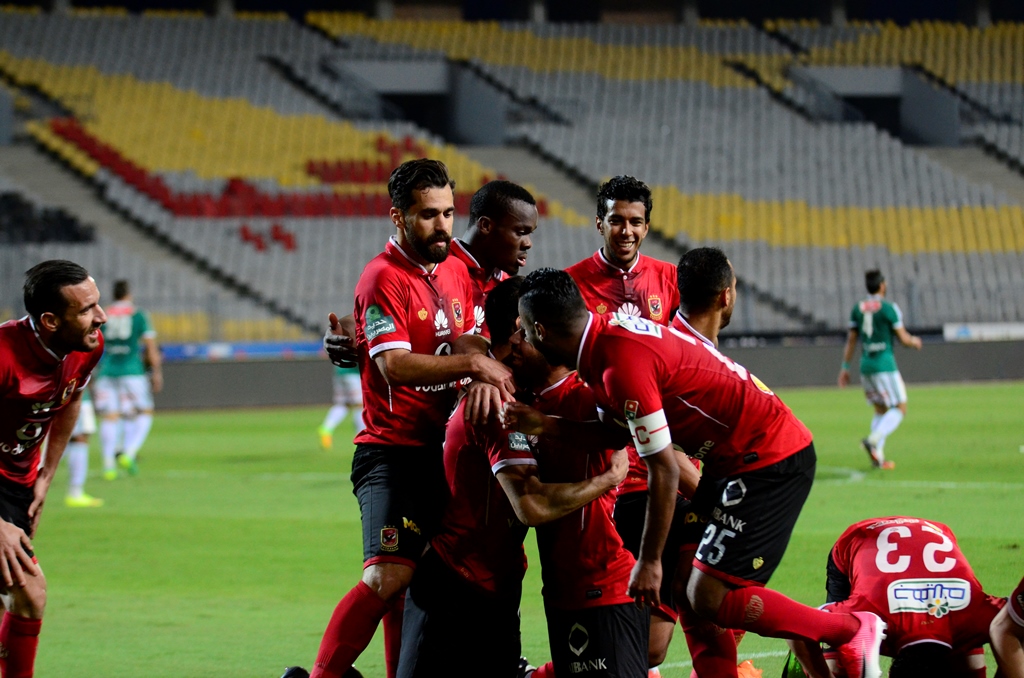 الأهلى يعبر سيد البلد