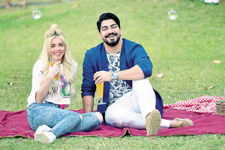 مينا عطا وفيكتوريا