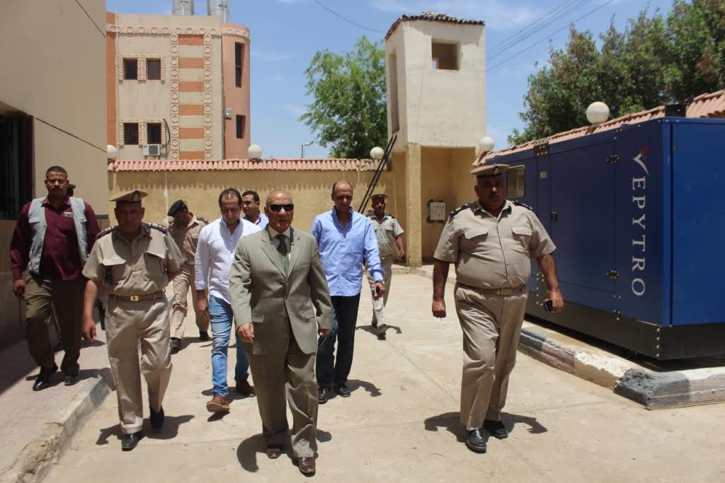 مدير أمن أسوان يتفقد عدد من الأكمنة