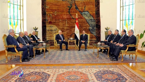 صورة للسيسي وأبو مازن خلال أخر لقاء بينهم