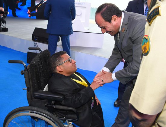 الرئيس السيسي مع الشاب أحمد رأفت