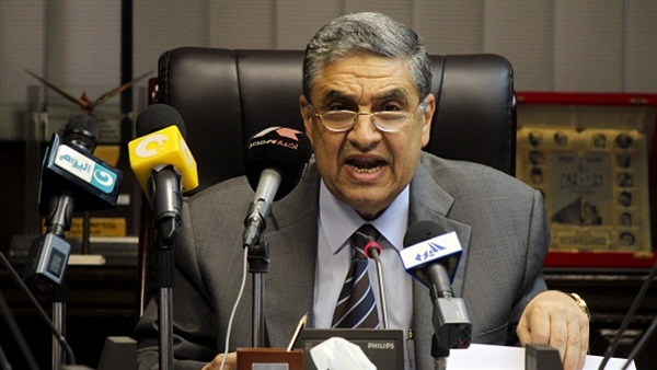 الدكتور محمد شاكر وزير الكهرباء والطاقة المتجددة الدكتور محمد شاكر وزير الكهرباء والطاقة المتجددة