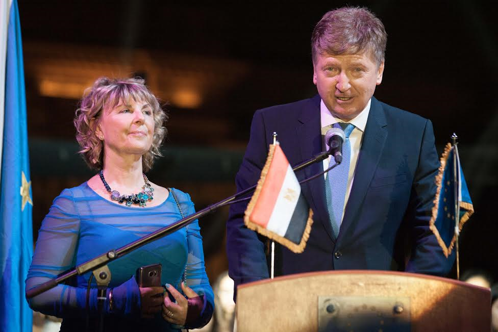 سفير الاتحاد الأوروبي بالقاهرة إيفان سوركوش والسيدة حرمه