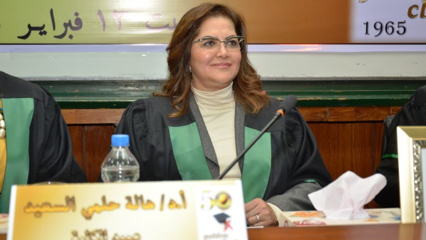 وزير التخطيط هالة السعيد