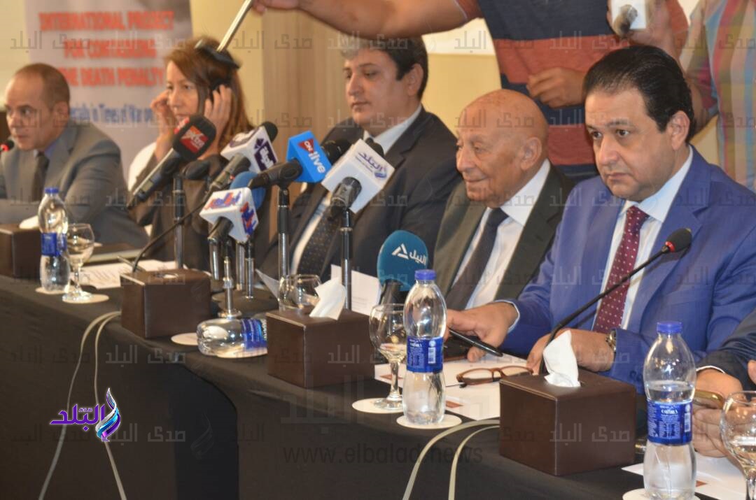 علاء عابد علاء عابد