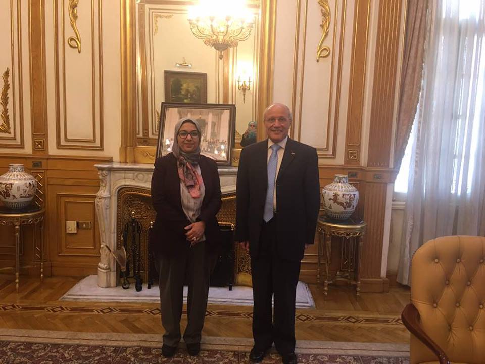 اللواء العصار وزير الإنتاج الحربي ومها سالم  اللواء العصار وزير الإنتاج الحربي ومها سالم