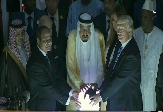 الرئيس السيسي خلال افتتاح مركز افتتاح