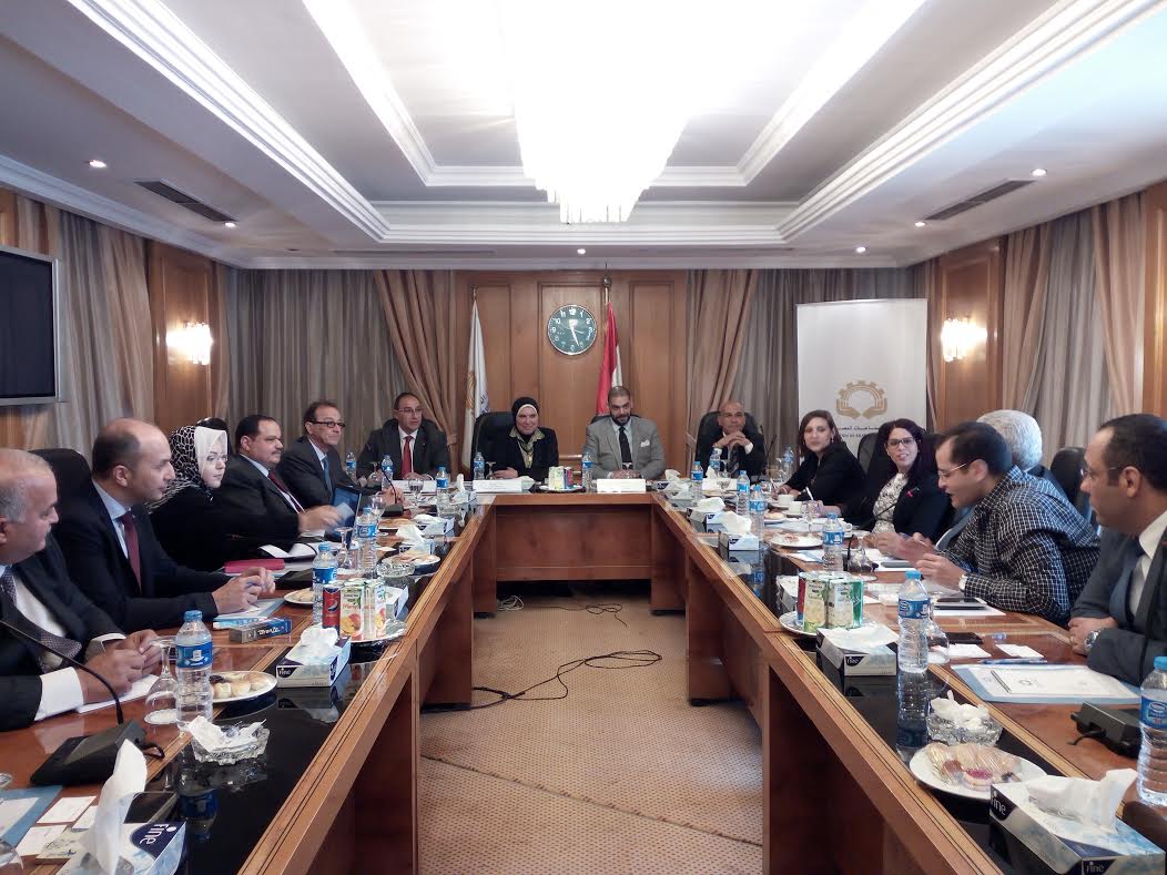 جانب من التوقيع