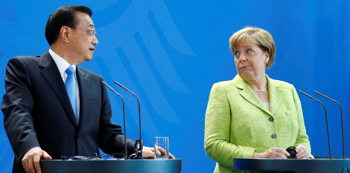 أنجيلا ميركل ورئيس الوزراء الصيني لي كه تشيانغ