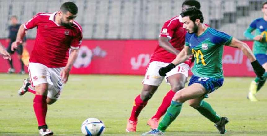  أحمد سامي وسط لاعبي الاهلي 