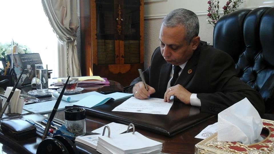 الدكتور مجدي عبد العزيز رئيس مصلحة الجمارك