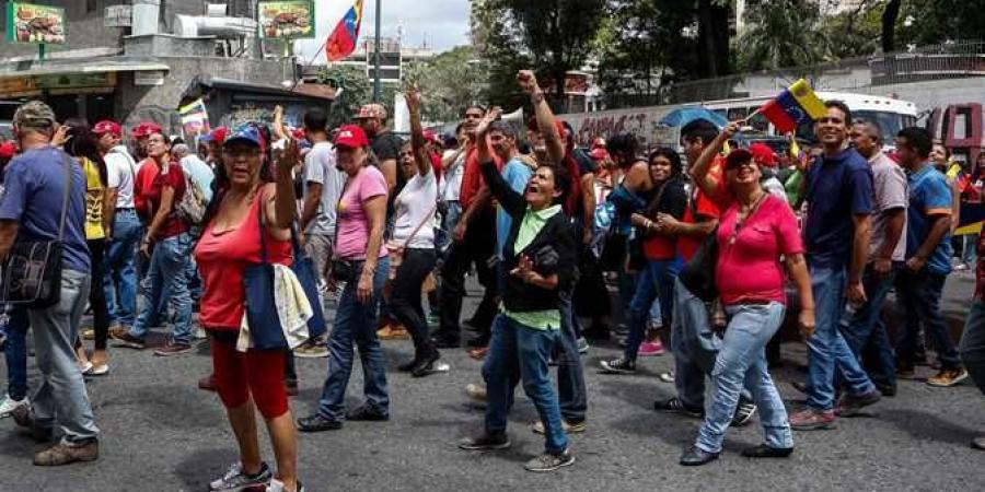 ضرب ومحاصرة نواب فنزويليين في أحدث أعمال العنف بالبلاد