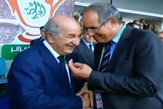 الزاكى خلال حديثه مع رئيس الحكومة الجزائرية الزاكى خلال حديثه مع رئيس الحكومة الجزائرية