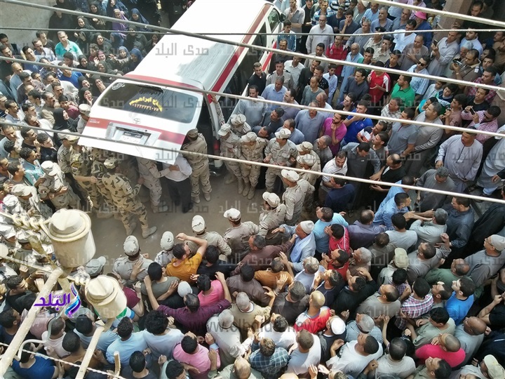 جانب من تشييع جثمان أحد شهداء حادث رفح