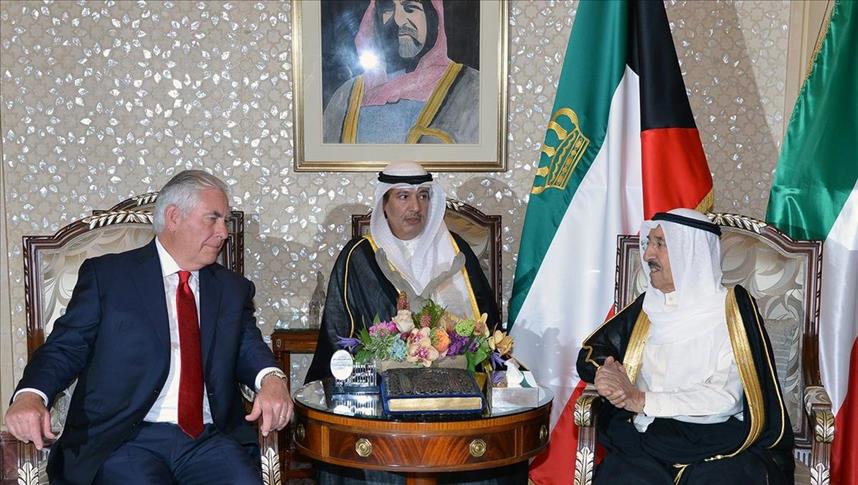 اجتماع عاجل لبحث الحل للازمة القطرية 