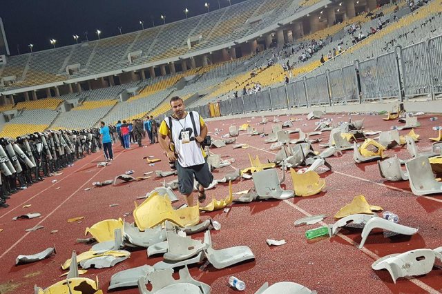 تلفيات ملعب برج العرب