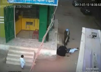 أب يقتل نجله أمام والدته بأسيوط