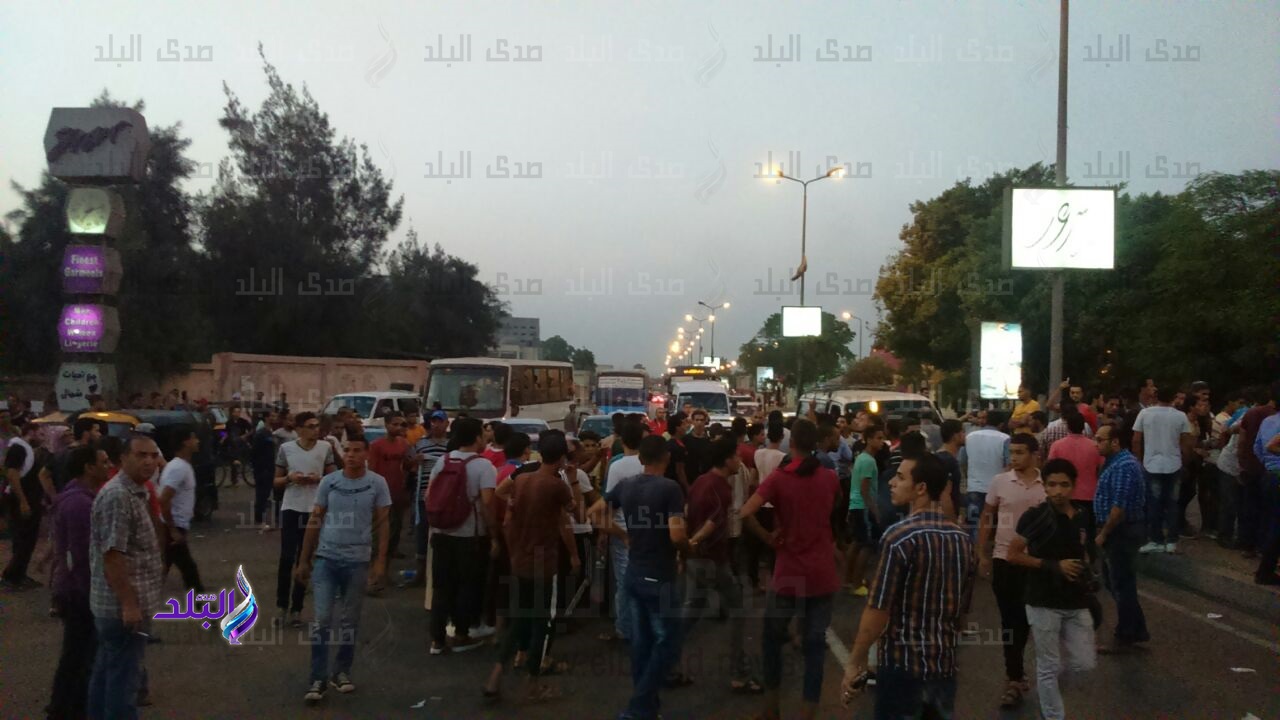 هالي الوراق يغلقون طريق الكورنيش