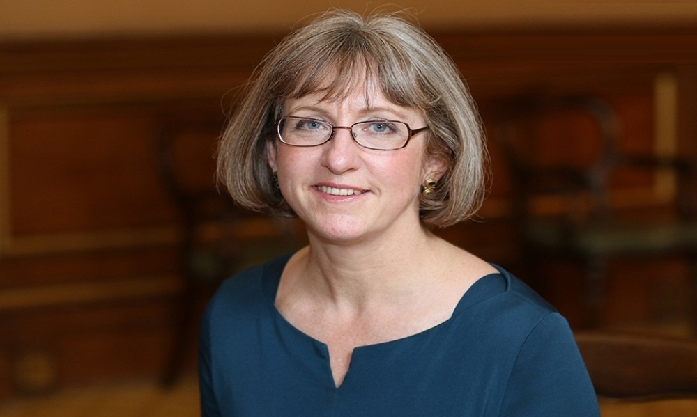 سفيرة بريطانيا بتونس لويز دي سوزا