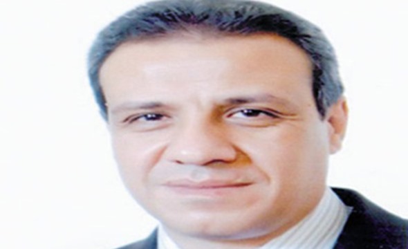 الكاتب الصحفى عمرو الخياط 