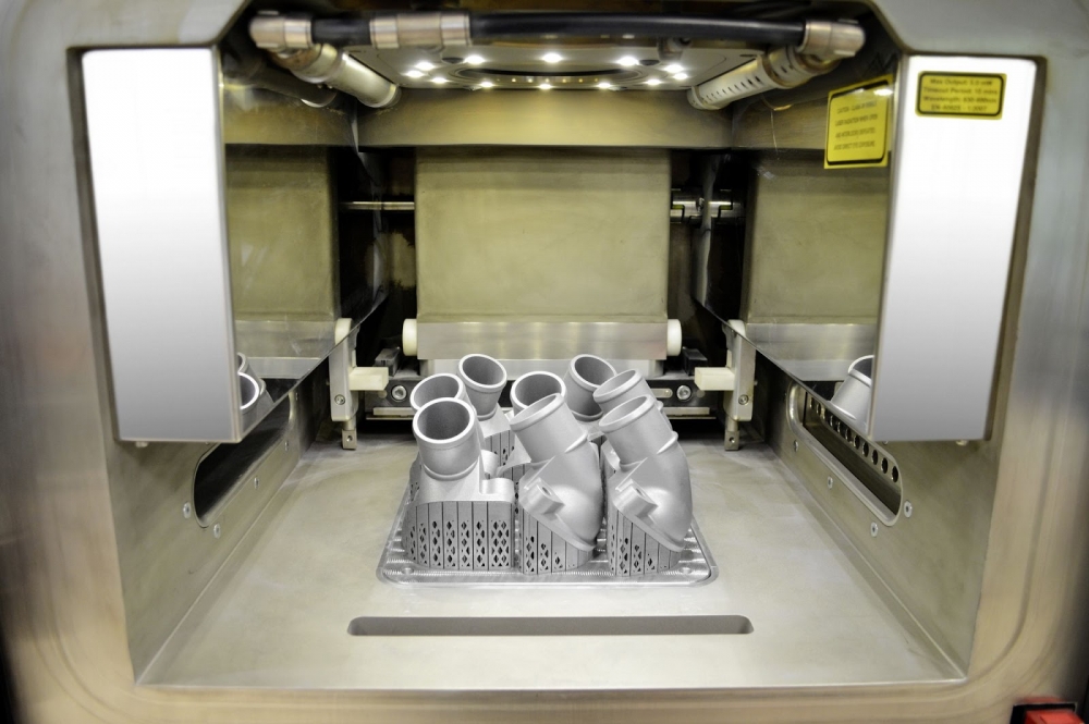 مرسيدس تدخل التاريخ بإنتاج أول قطعة غيار لسياراتها بطابعة 3D